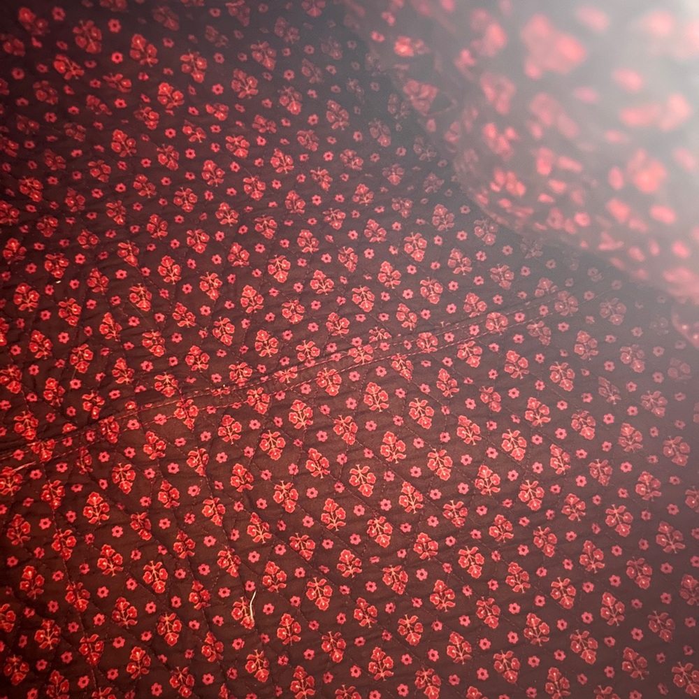red vera bradley duffel bag BIG, perfect shape, cool design